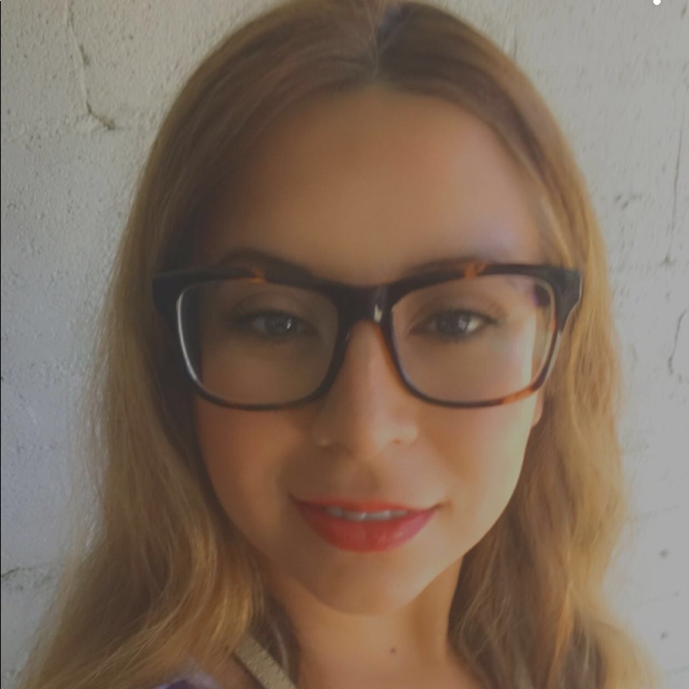 Meet your Posher, Maria